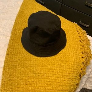 Bucket hat